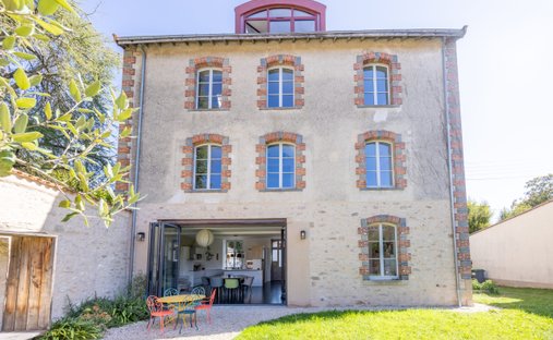 House in Rive Droite de la Sèvre, Clisson, France 1