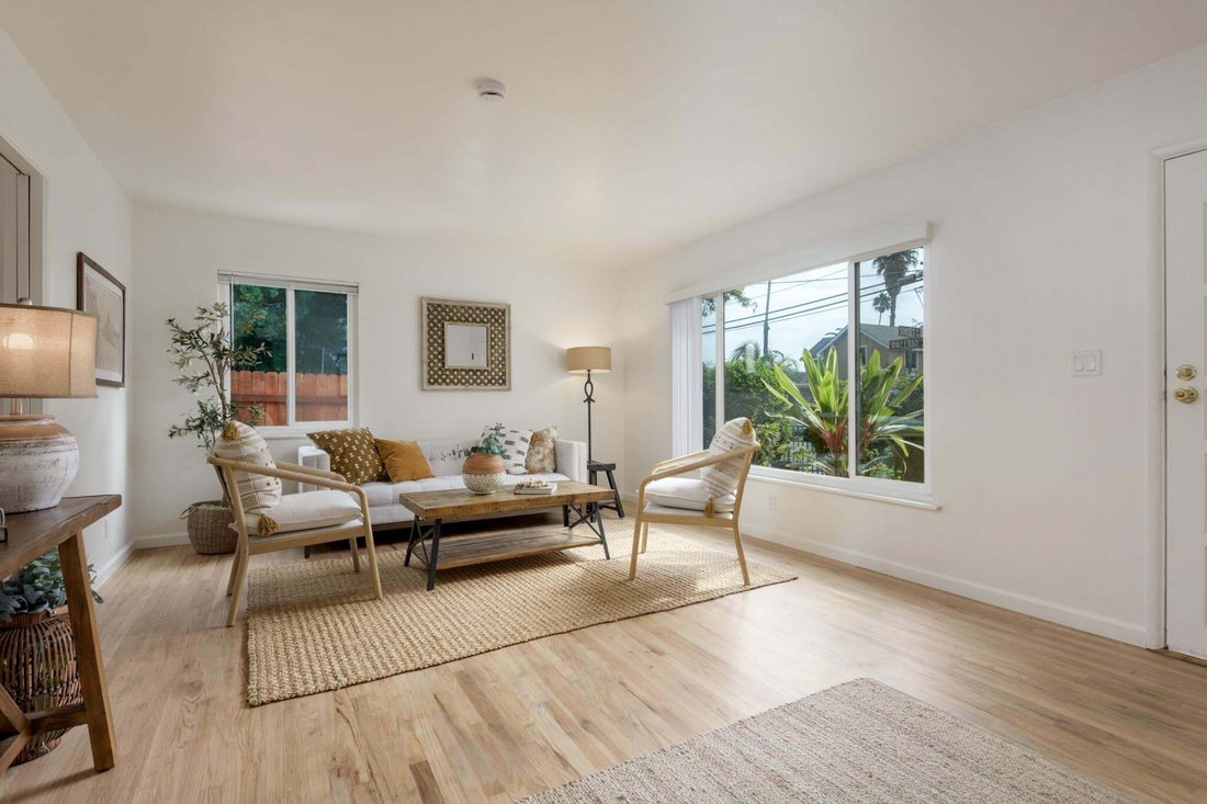 Santa Barbara, California, United States 5 - 18933675