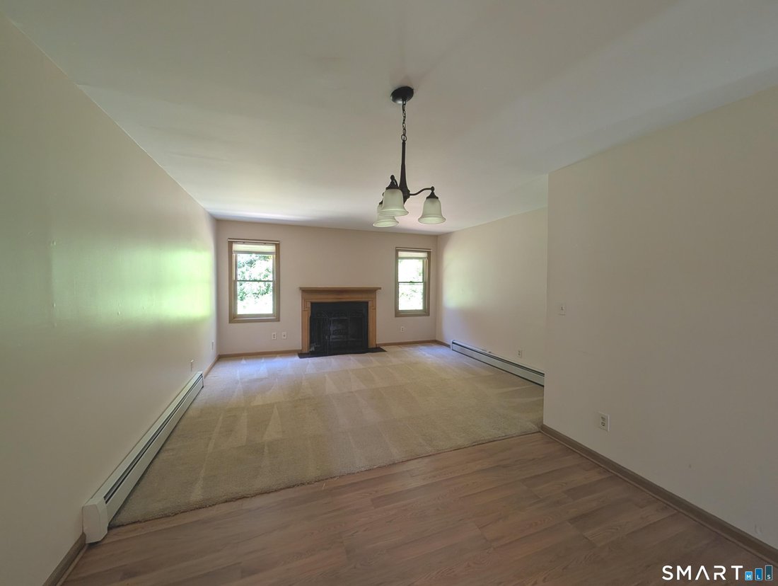House in Shelton, Connecticut, United States 4 - 18933558