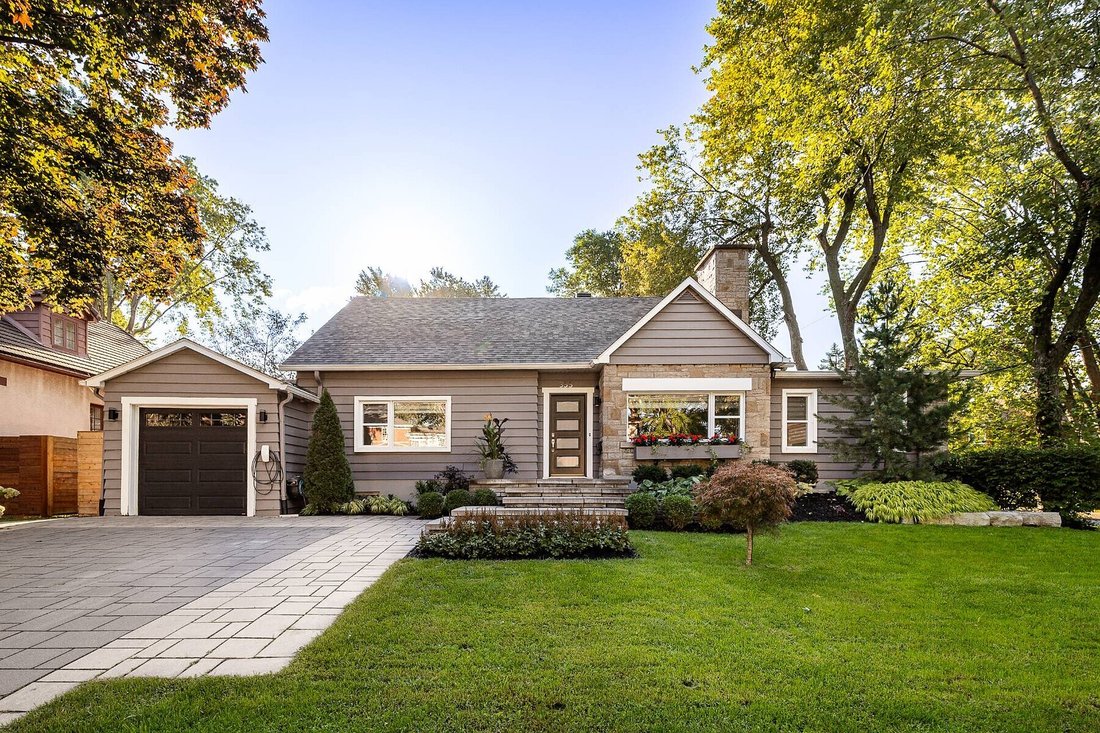 House in Saint-Lambert, Quebec, Canada 3 - 18935222