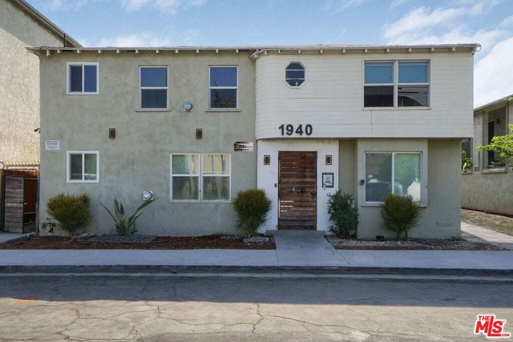 Signal Hill, California, United States 1 - 18933781