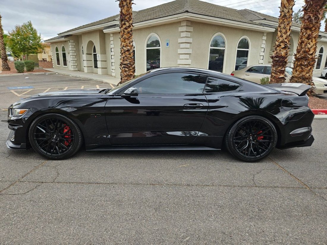 Coupe in Las Vegas, NV, United States 4 - 18932351