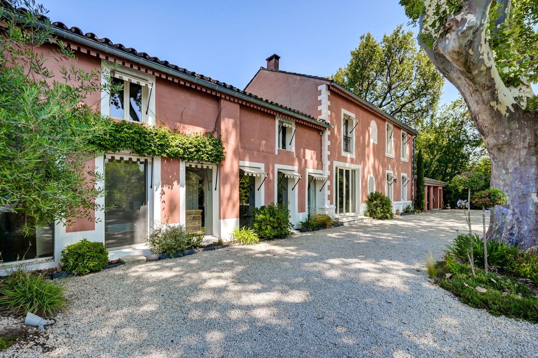 House in Eygalières, Provence-Alpes-Côte d'Azur, France 3 - 18935226