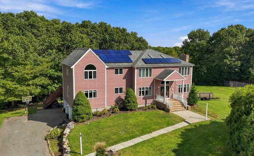 House in Dartmouth, Massachusetts, United States 1