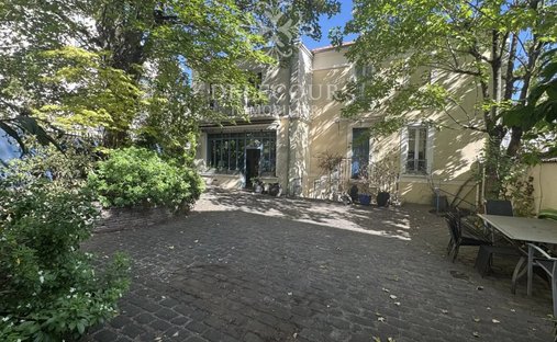 House in Nogent-sur-Marne, Ile-de-France, France 1