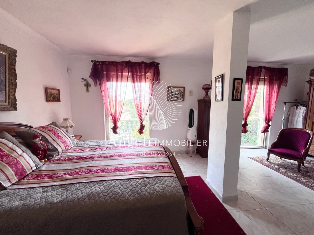 Villa in Frejus, Provence-Alpes-Côte d'Azur, France 5 - 18935254