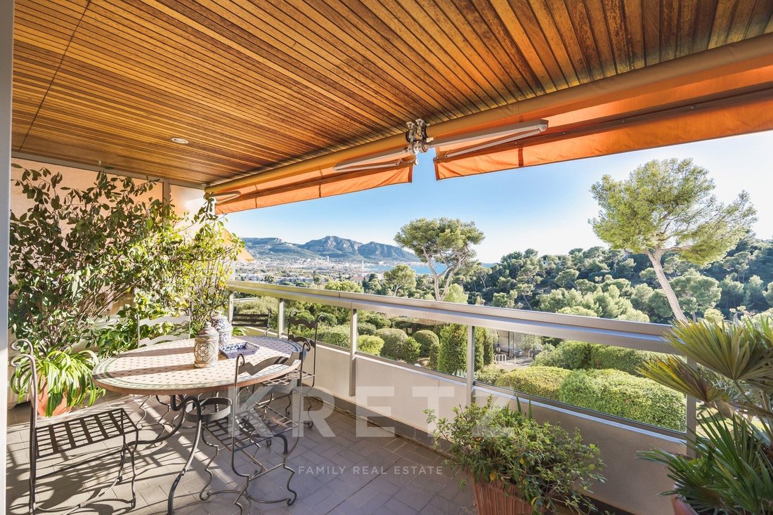Apartment in Saint Giniez, 8e Arrondissement, Marseille 3 - 18935738