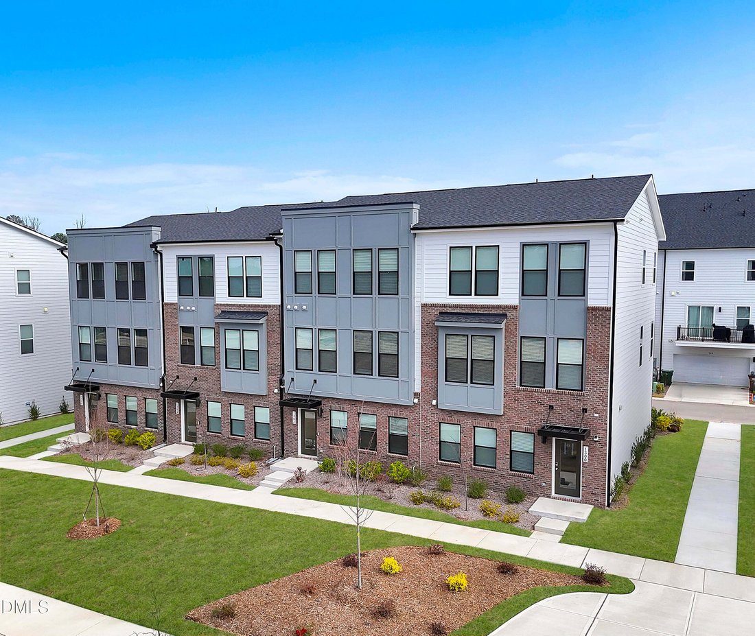 Townhouse in Cary, North Carolina, United States 3 - 18450338