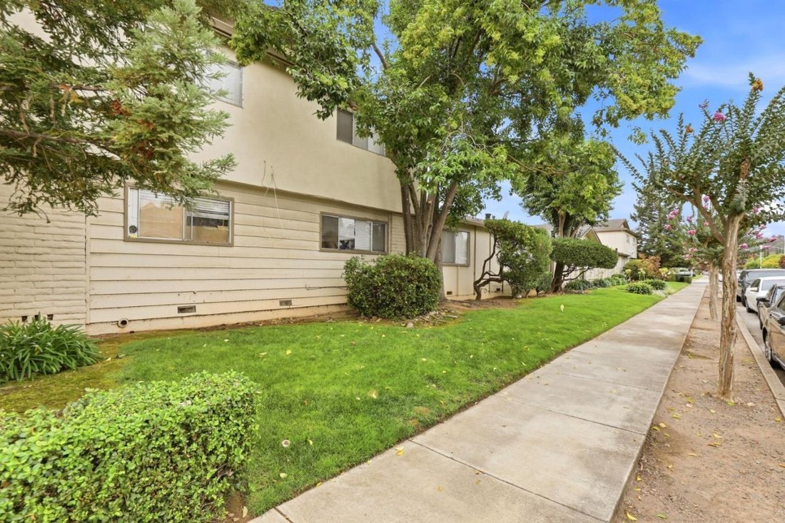 Gilroy, California, United States 5 - 18933923
