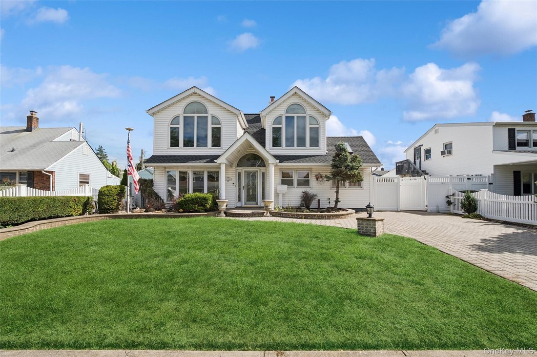 House in Levittown, New York, United States 1 - 18934810