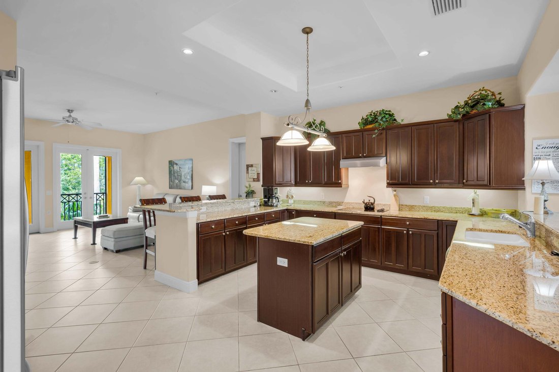 Condo in Naples, Florida, United States 5 - 18933629