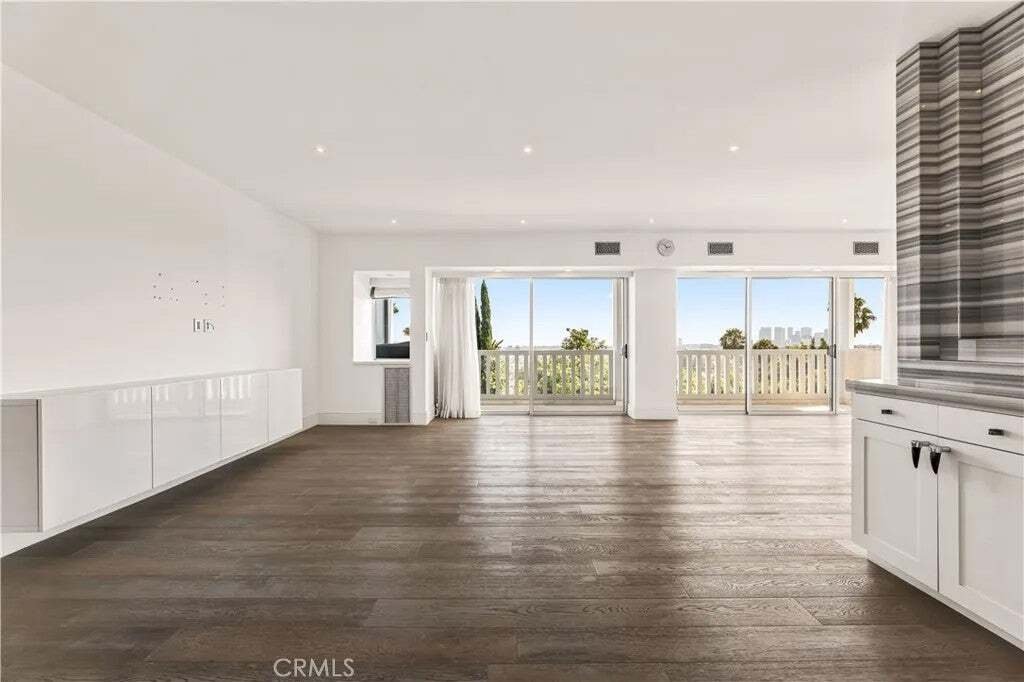 Condo in Los Angeles, California, United States 5 - 18934740