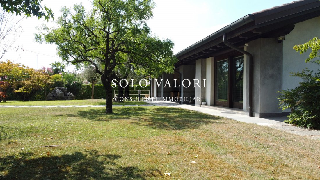 Villa in Castelfranco Veneto, Veneto, Italy 2 - 18935762