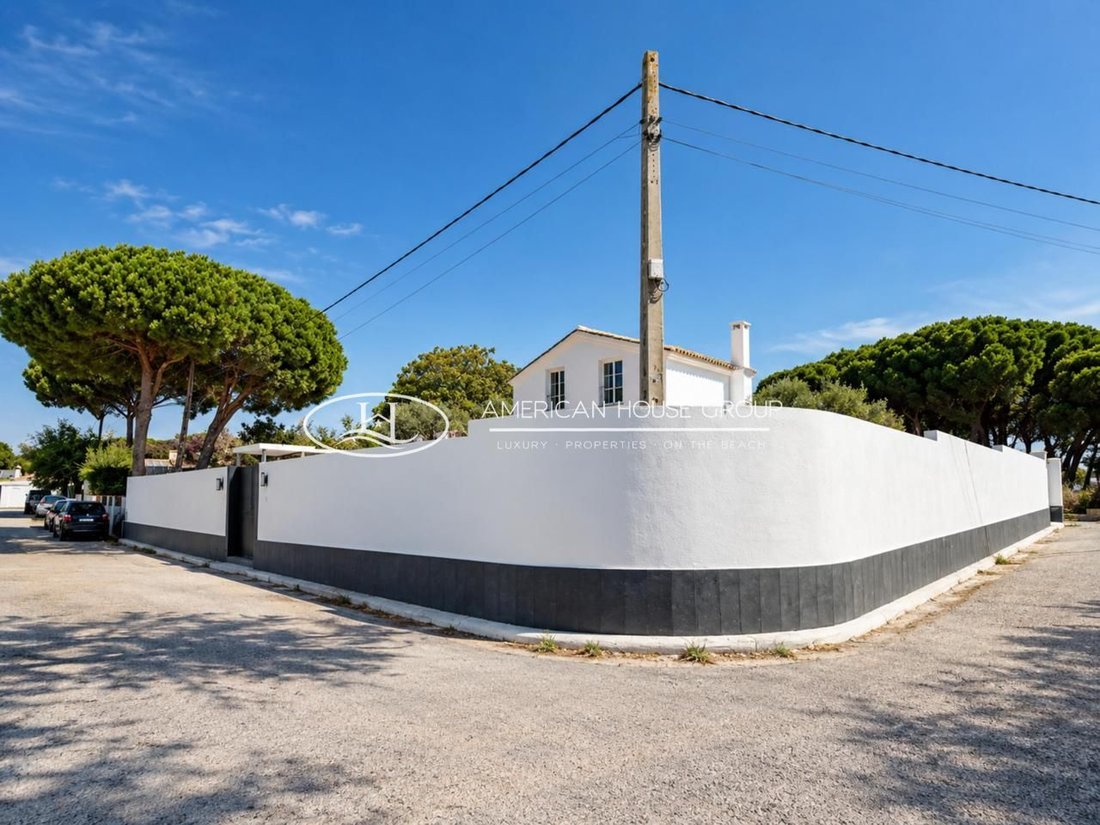 Chalet in Chiclana de la Frontera, Andalusia, Spain 1 - 18933873