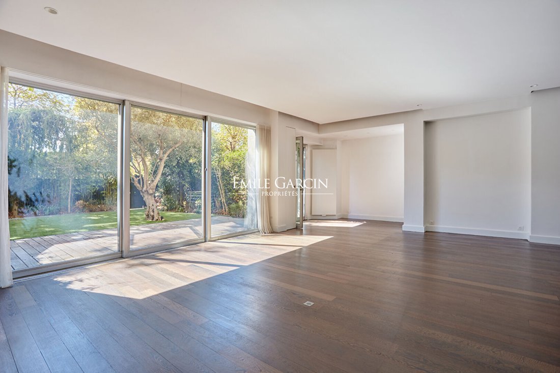 Apartment in La Plaine des Sablons, Neuilly-sur-Seine, France 2 - 18935779