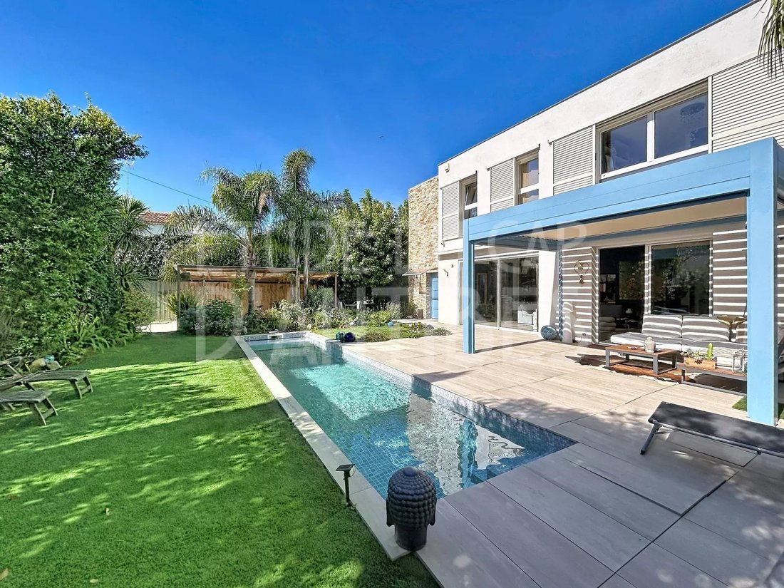 Villa in Vieille Ville, Antibes, France 5 - 18935561
