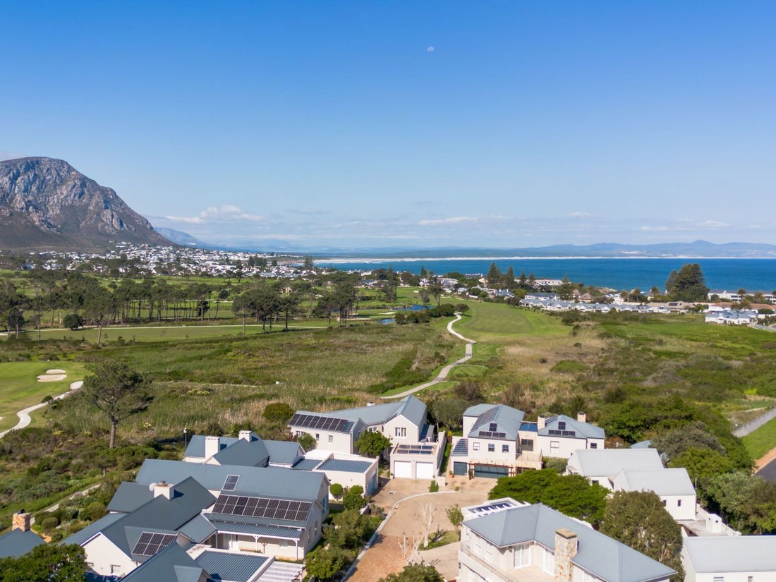 House in Overstrand Local Municipality, Western Cape, South Africa 1 - 18933649