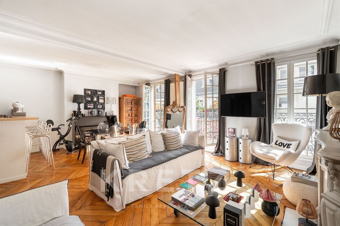 Apartment in Saint Philippe du Roule, Paris 8e Arrondissement, Paris 1 - 18932054