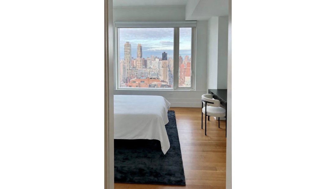 New York, New York, United States 4 - 18935079