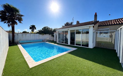 House in Fouras, Nouvelle-Aquitaine, France 1