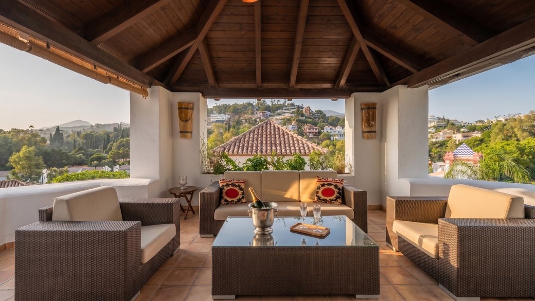 Townhouse in La Quinta, Benahavis, Andalusia 1 - 18935247