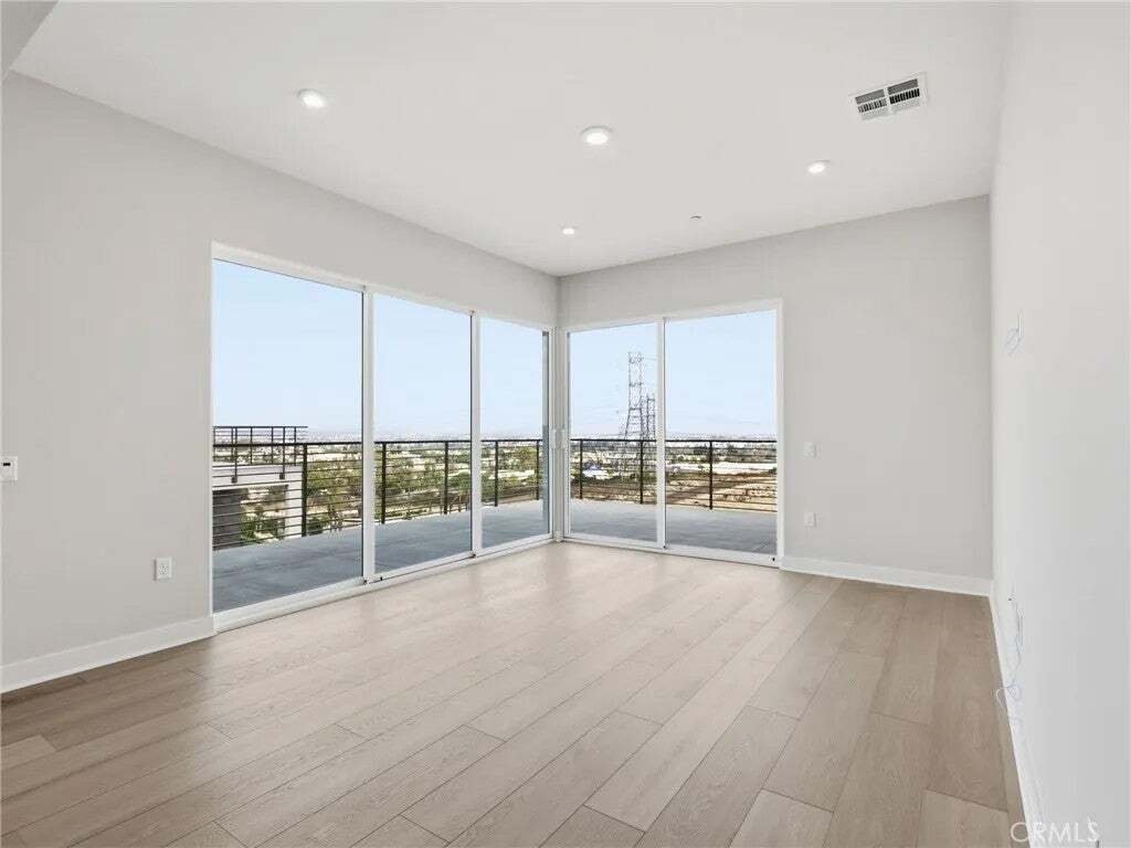 Condo in Montebello, California, United States 5 - 18934613