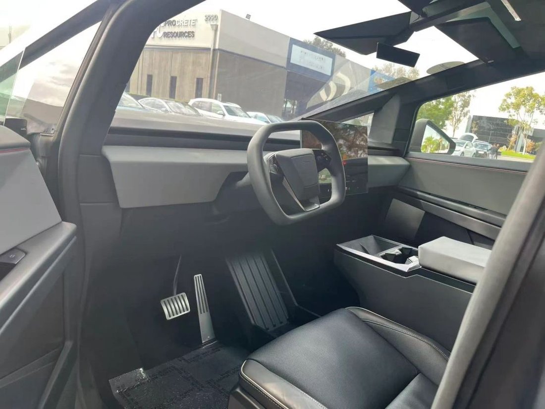 Pickup in Costa Mesa, CA, United States 3 - 18932253