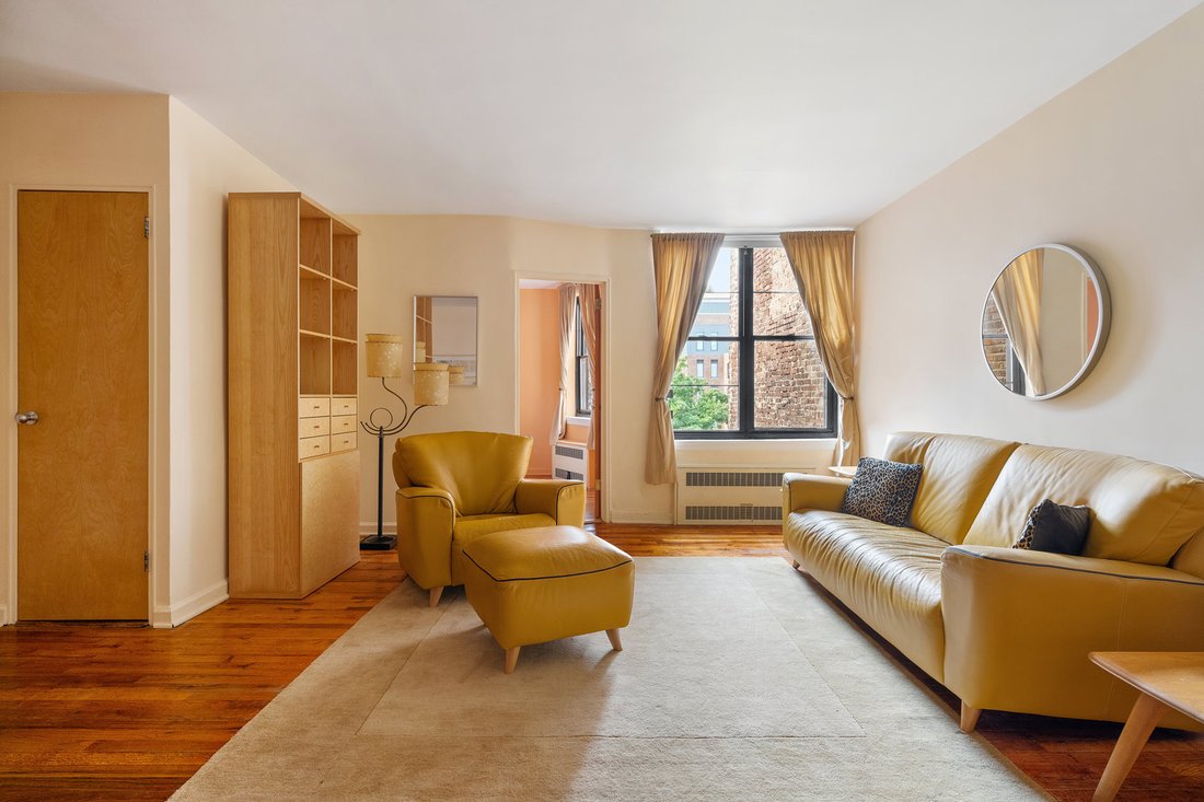 Co Op in New York, New York, United States 2 - 18935021
