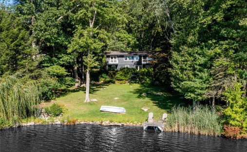 House in Carmel Hamlet, New York, United States 1