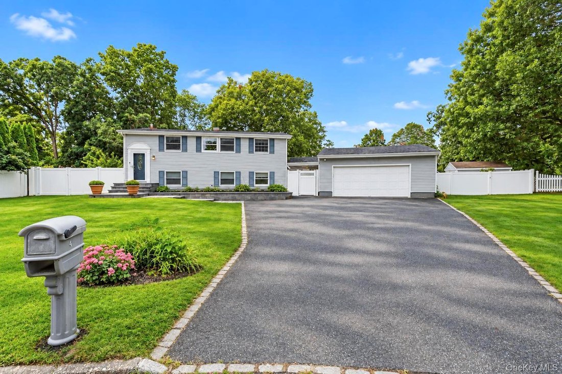 House in Setauket- East Setauket, New York, United States 1 - 18933372
