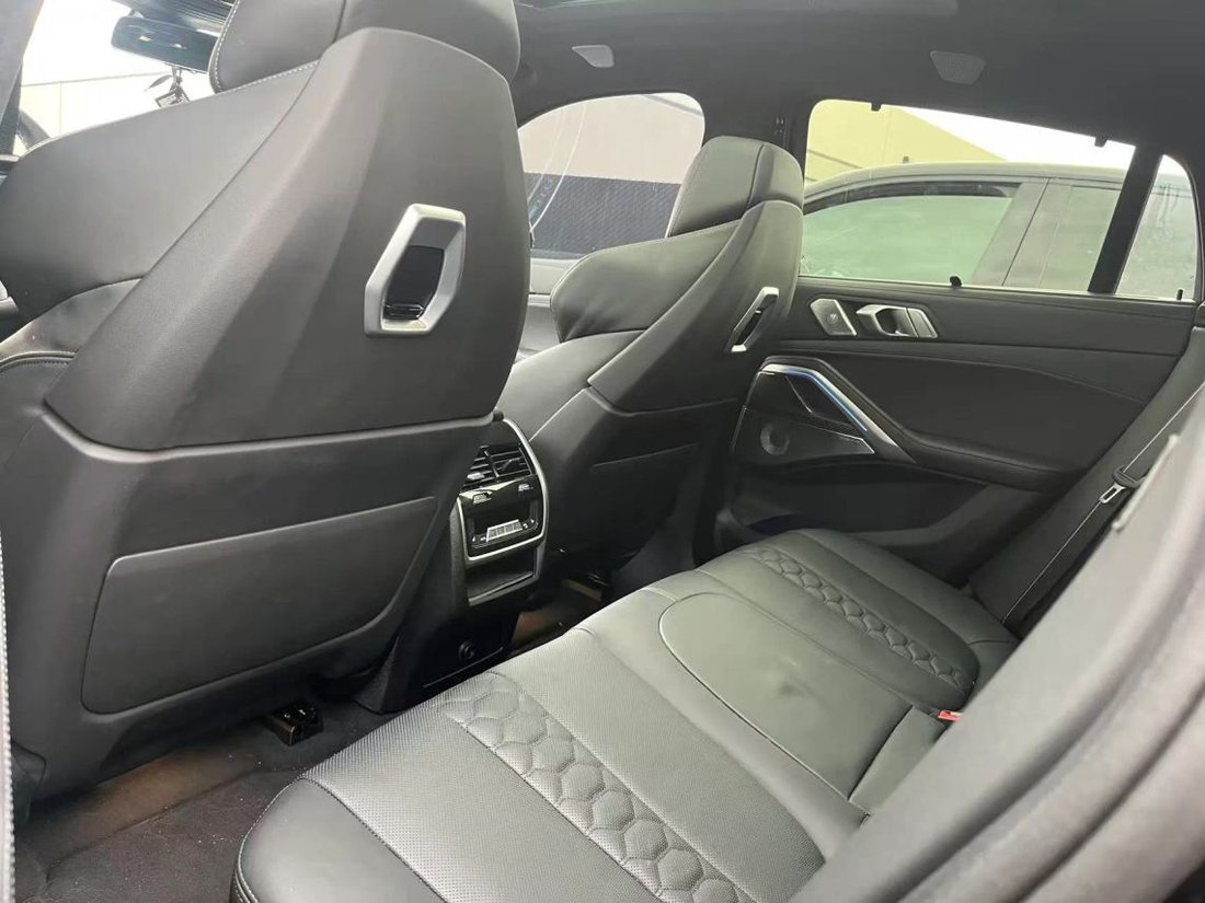 Suv in Costa Mesa, CA, United States 4 - 18932433