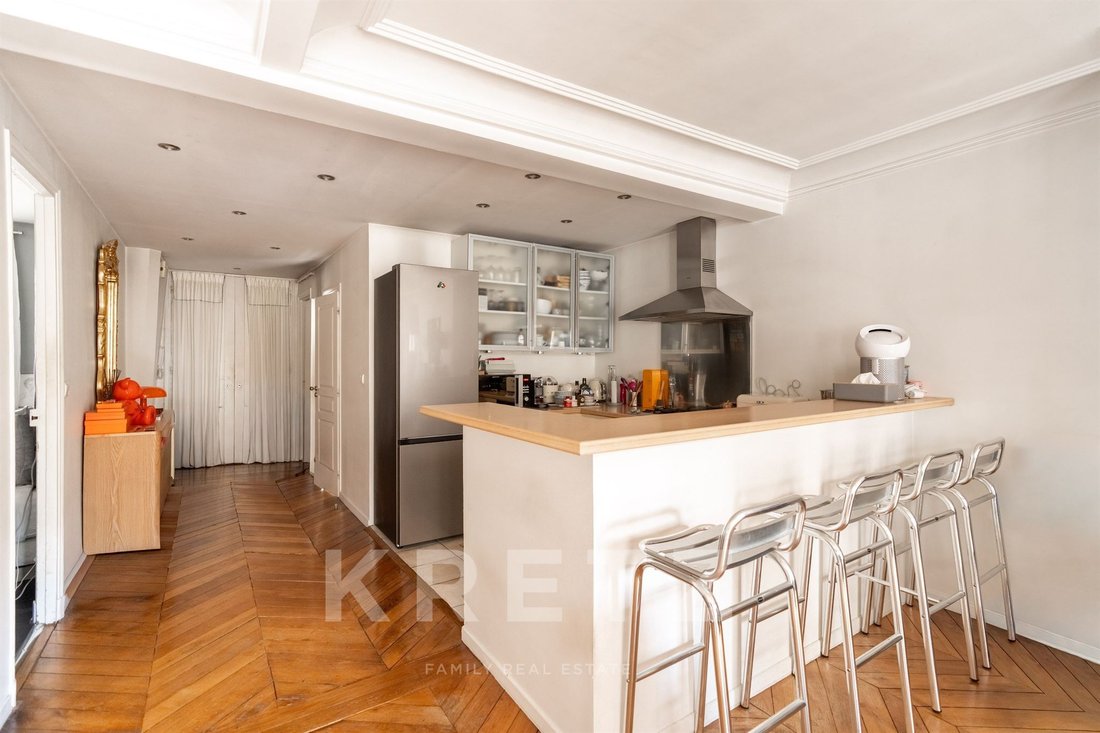Apartment in Saint Philippe du Roule, Paris 8e Arrondissement, Paris 4 - 18932054