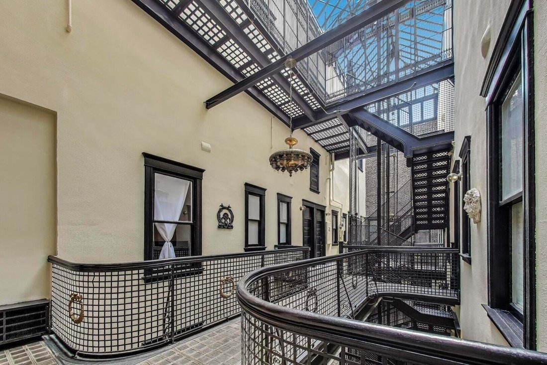 Condo in Chicago, Illinois, United States 2 - 18935028