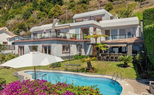 Casa en Estreito da Calheta, Madeira, Portugal 1