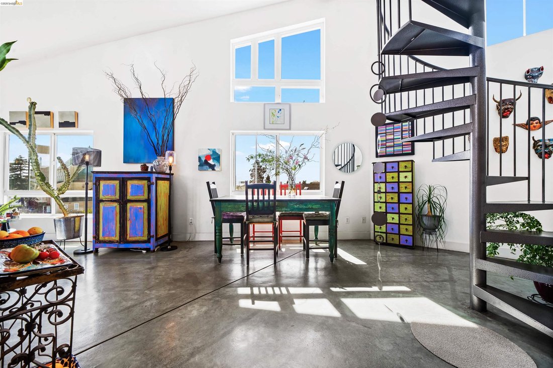 Condo in Oakland, California, United States 1 - 18935580
