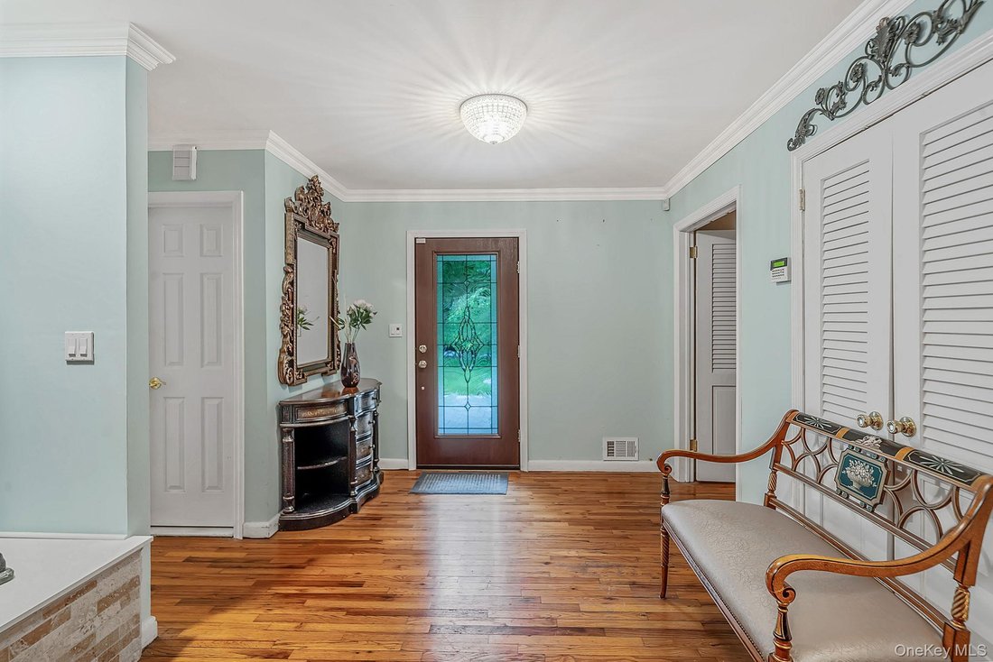 House in Port Jefferson, New York, United States 3 - 18934037