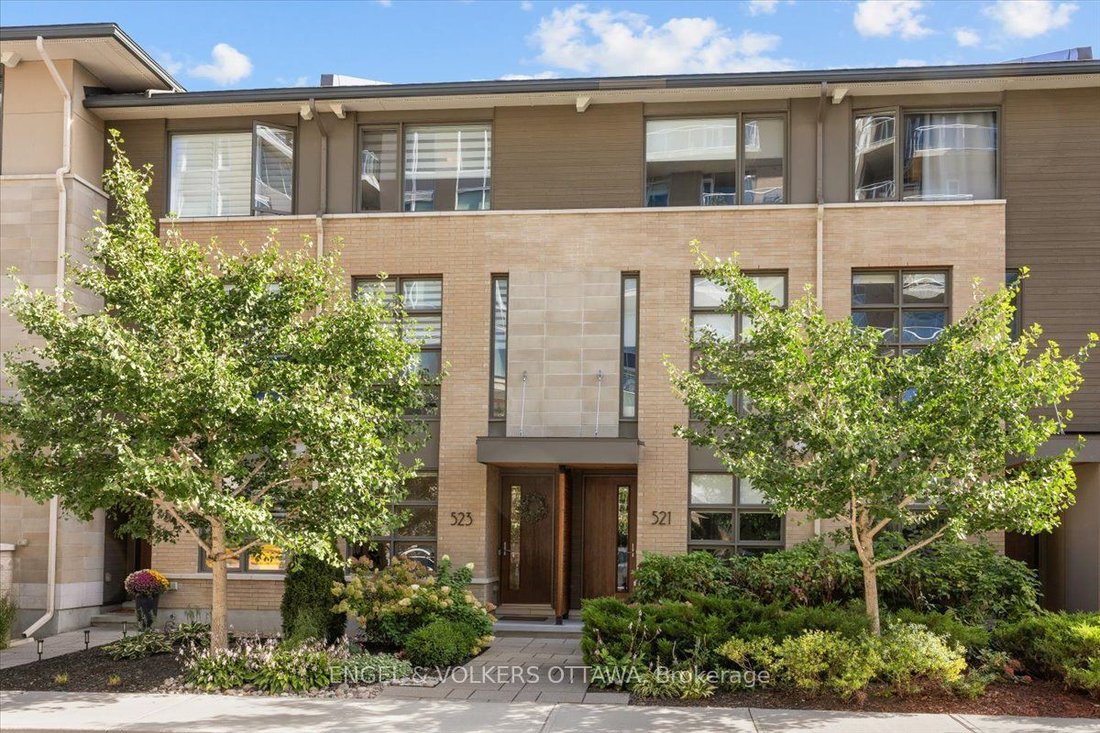 Townhouse in Ottawa, Ontario, Canada 3 - 18935318
