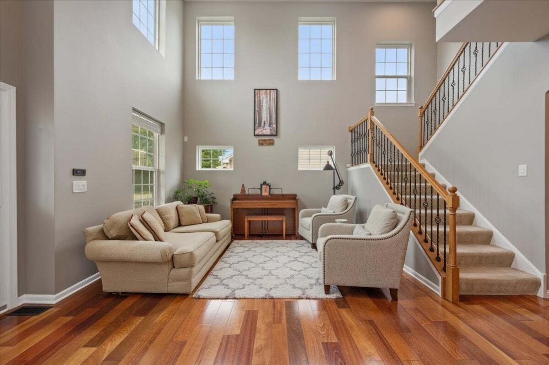 House in Lindenhurst, Illinois, United States 3 - 18934832