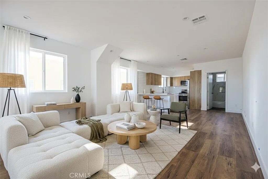 Los Angeles, California, United States 2 - 18934653