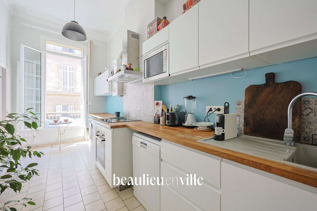 Apartment in Castellane, 6e Arrondissement, Marseille 4 - 18935257