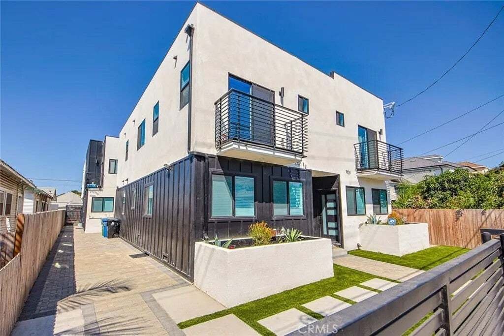 Los Angeles, California, United States 1 - 18934676