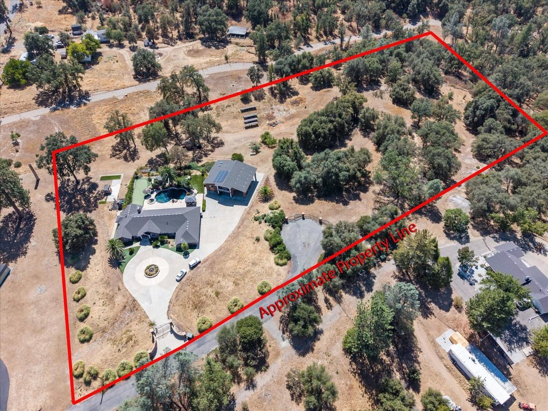 House in Oakhurst, California, United States 3 - 18933837