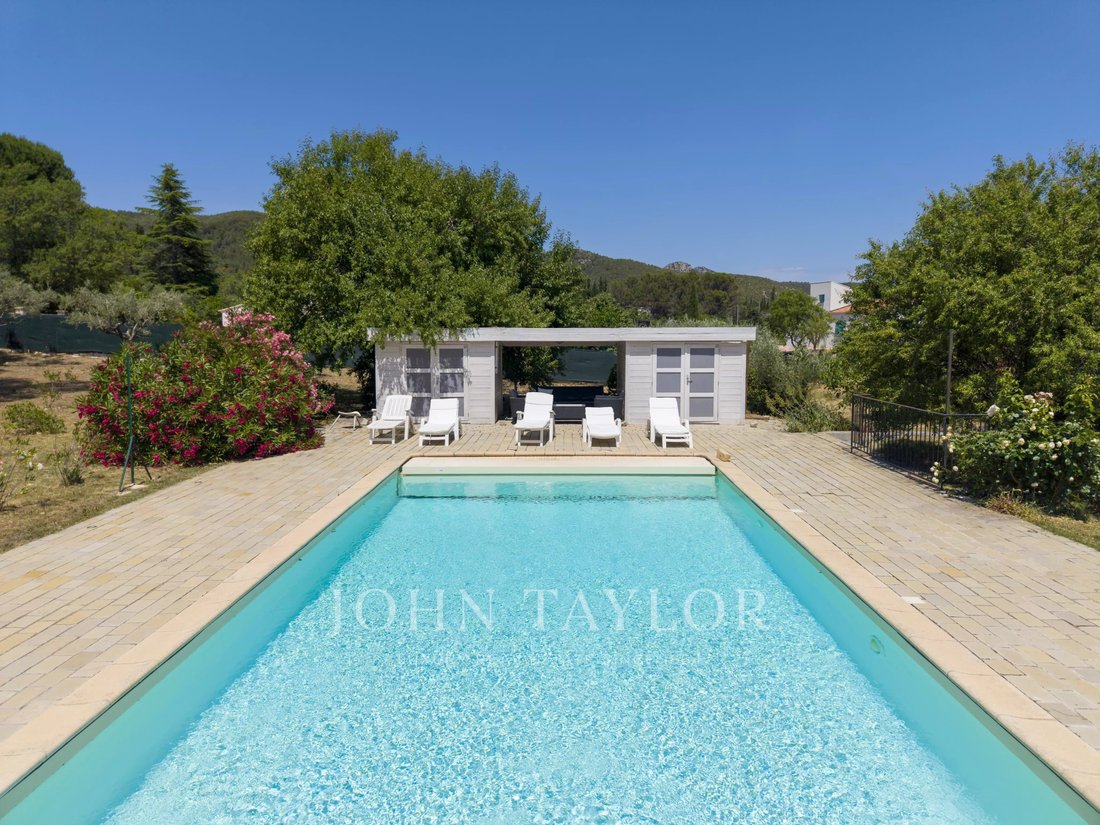 Casa en Saint-Zacharie, Provenza-Alpes-Costa Azul, Francia 5 - 18203136