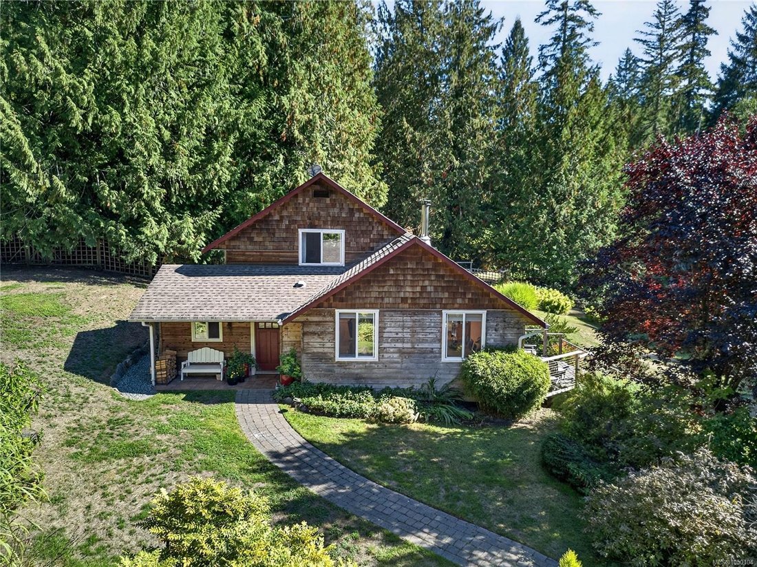 House in Saltspring Island, British Columbia, Canada 4 - 18936355