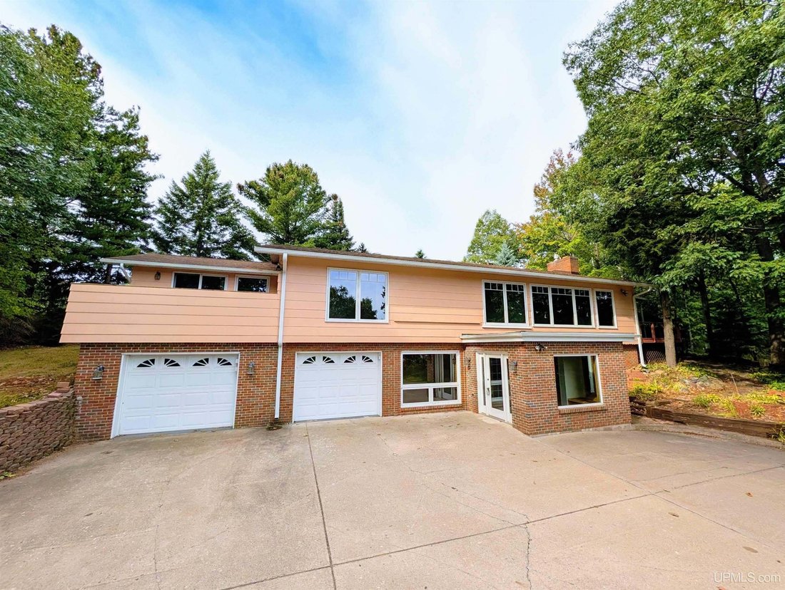 House in Marquette, Michigan, United States 2 - 18307678