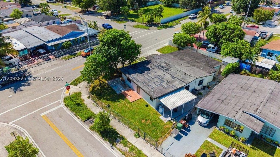 House in Hialeah, Florida, United States 5 - 18934329