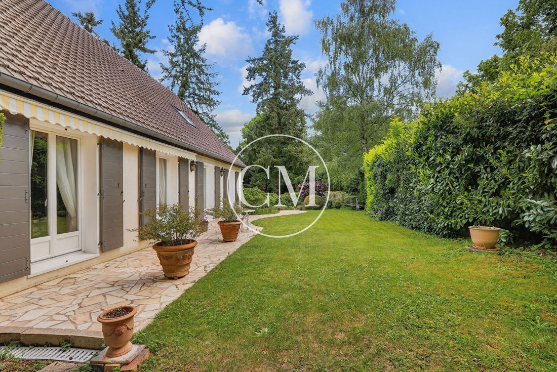 Villa in Sud, Plaisir, France 3 - 18027834