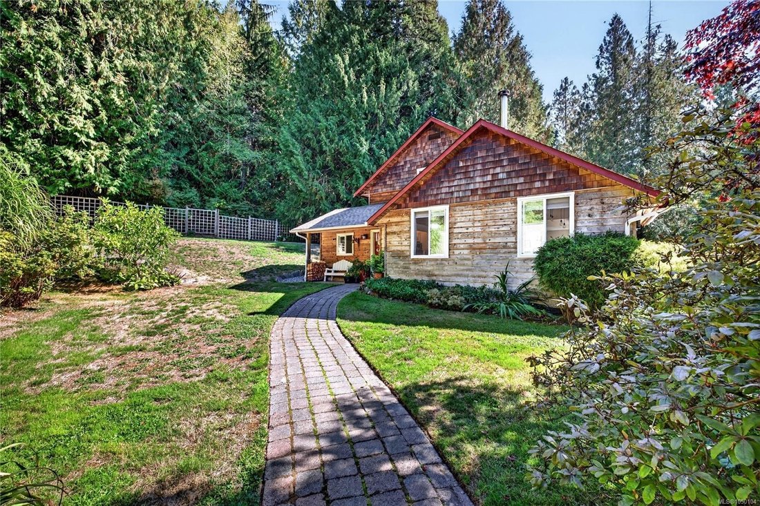 House in Saltspring Island, British Columbia, Canada 1 - 18936355