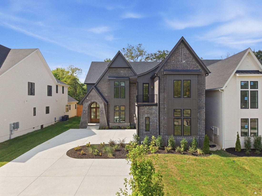 Co Op in Forest Hills, Tennessee, United States 2 - 18934086