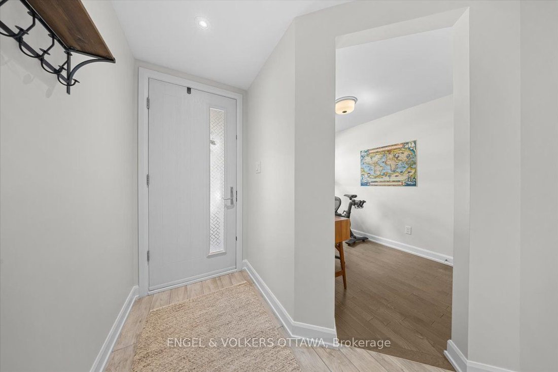 Townhouse in Ottawa, Ontario, Canada 5 - 18935318